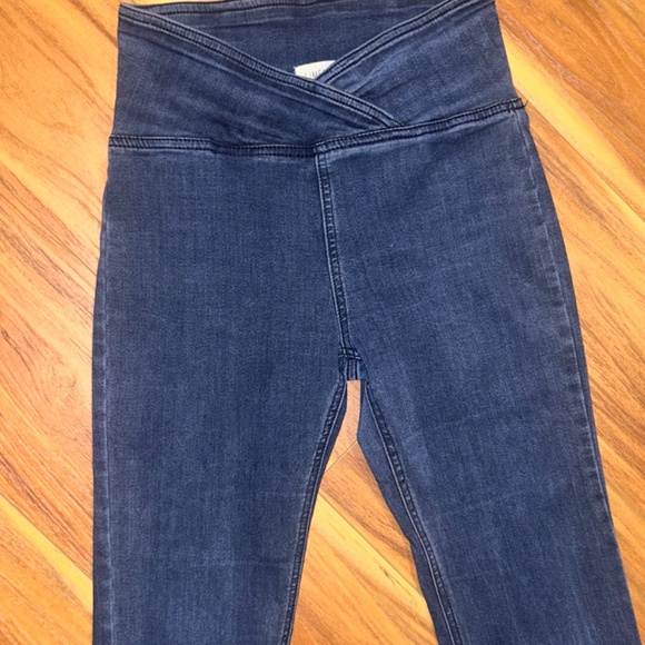 Lime Lush Denim Jeggings - Picture 2 of 6